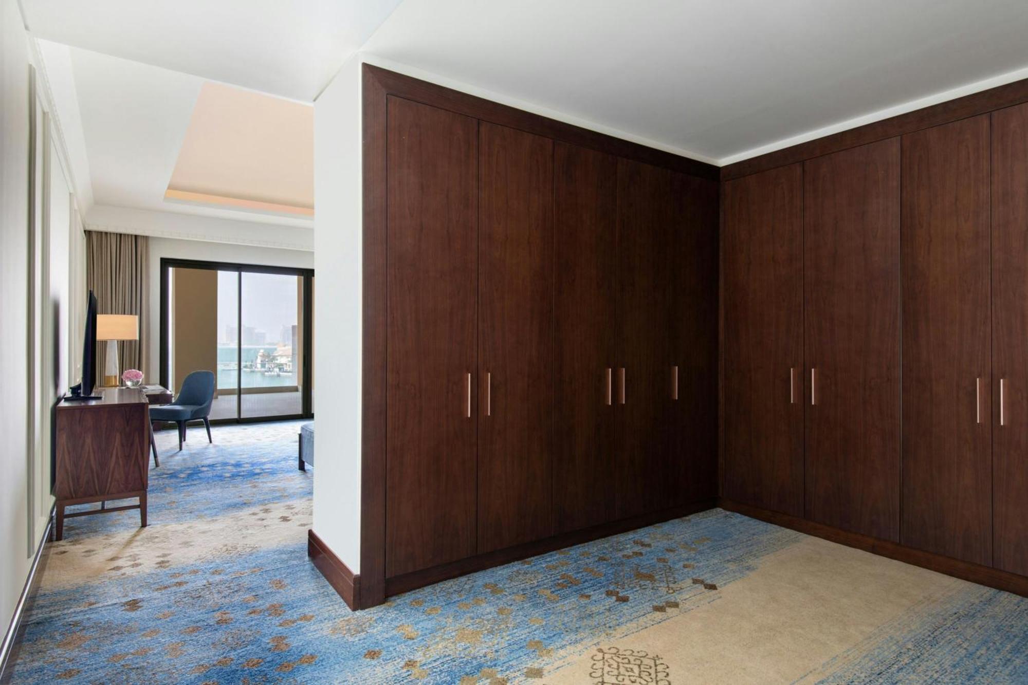 ホテル The St. Regis Marsa Arabia Island, The Pearl Qatar ドーハ エクステリア 写真