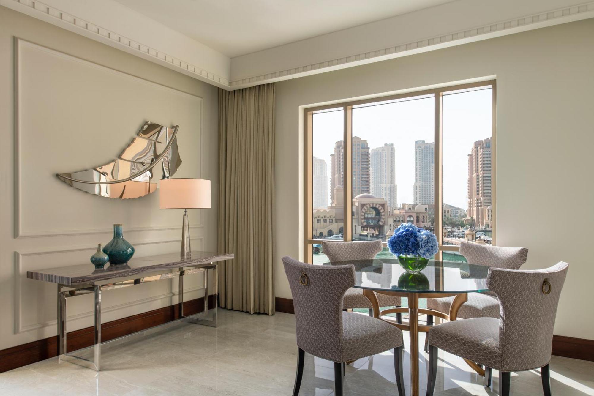 ホテル The St. Regis Marsa Arabia Island, The Pearl Qatar ドーハ エクステリア 写真
